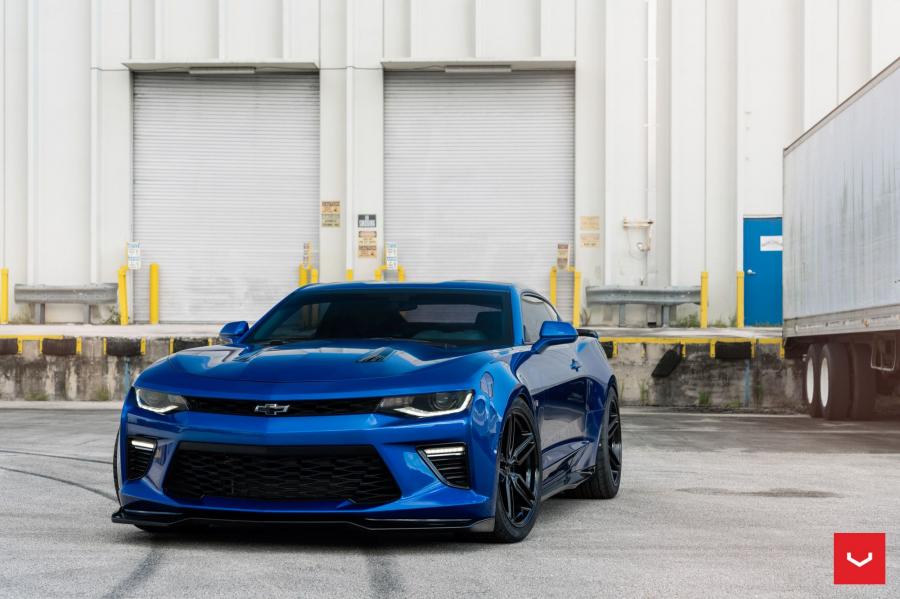  Chevrolet Camaro SS on Vossen Wheels (HF-1) 2019 года  (фото 5 из 14)